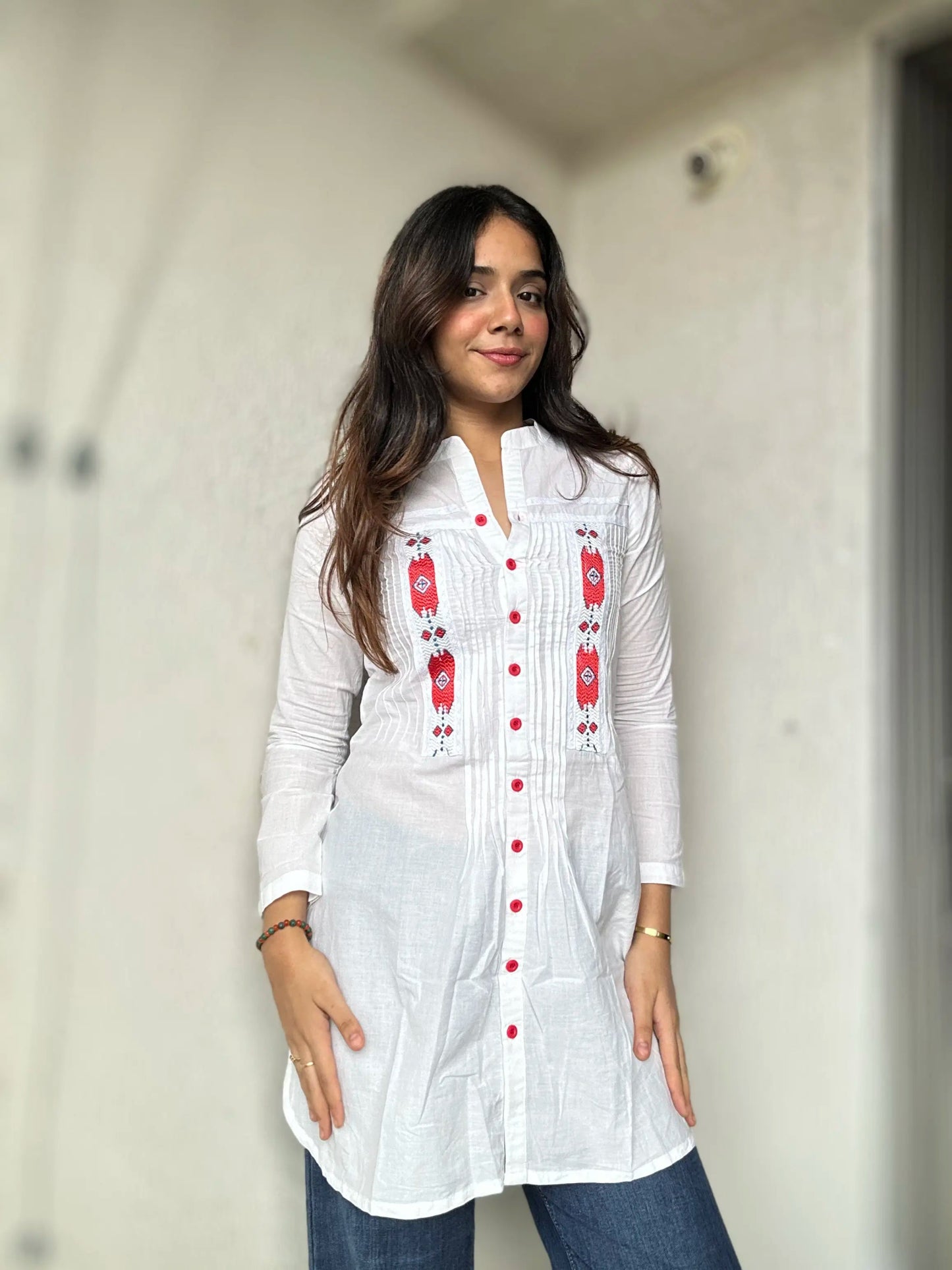 White cotton full sleeves tunic - Needle Magic
