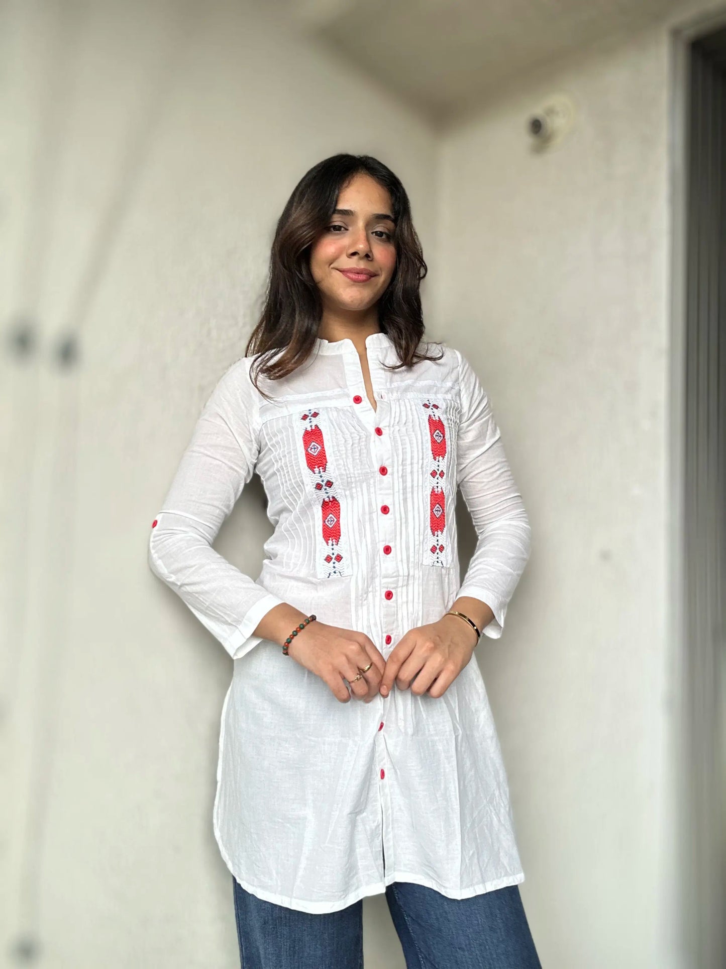White cotton full sleeves tunic - Needle Magic